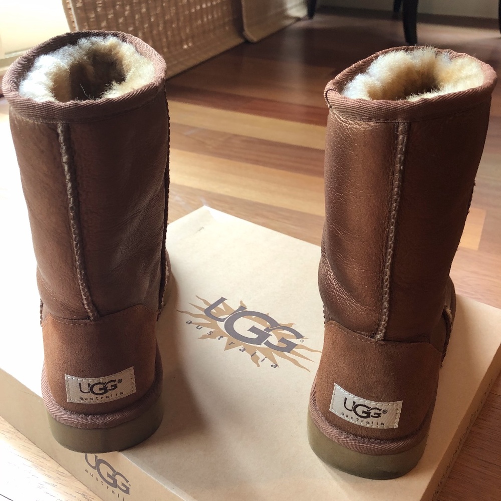 Brand New UGG Classic Short Metallic boot